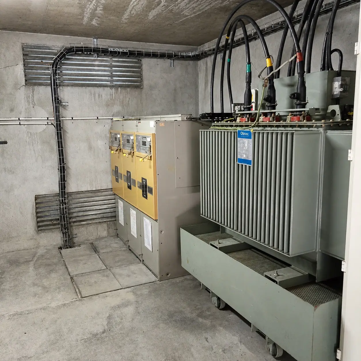 Poste haute tension en maintenance à Buc