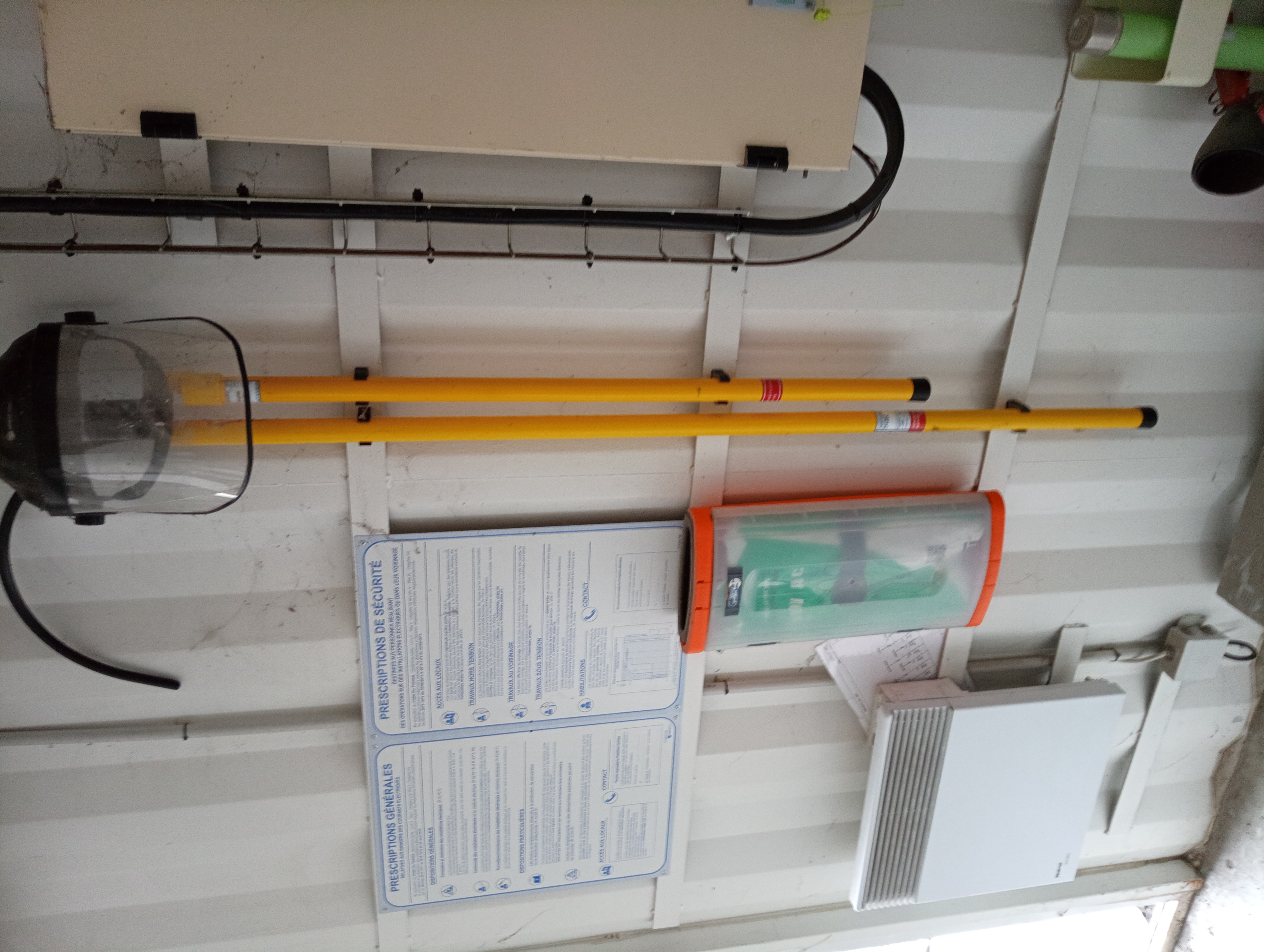 Équipements et protections pour une intervention haute tension